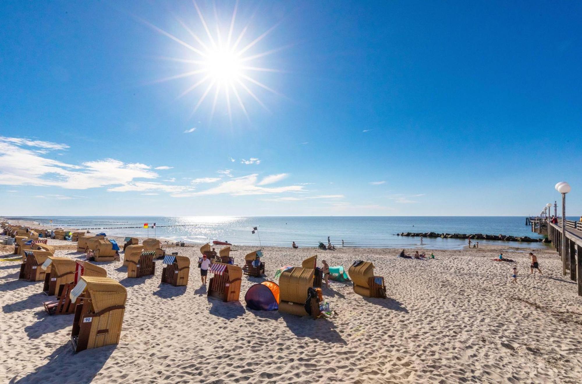 Kleine Freiheit An Der Seebruecke Zingst Esterno foto