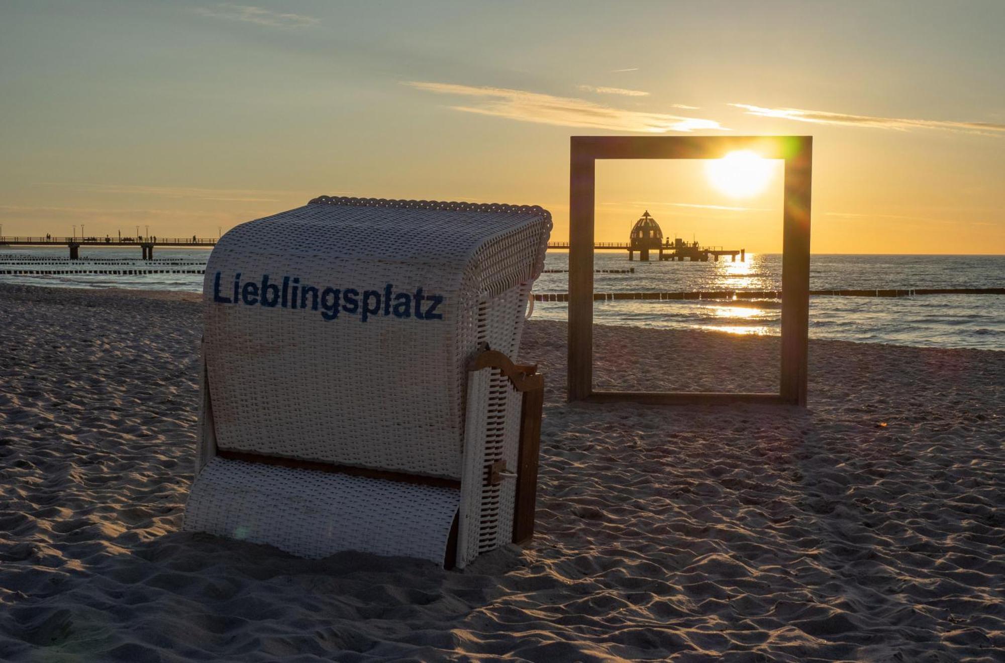 Kleine Freiheit An Der Seebruecke Zingst Esterno foto